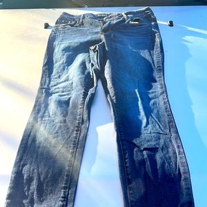 Old navy rockstar high rise jeans stretchy size 8 petite